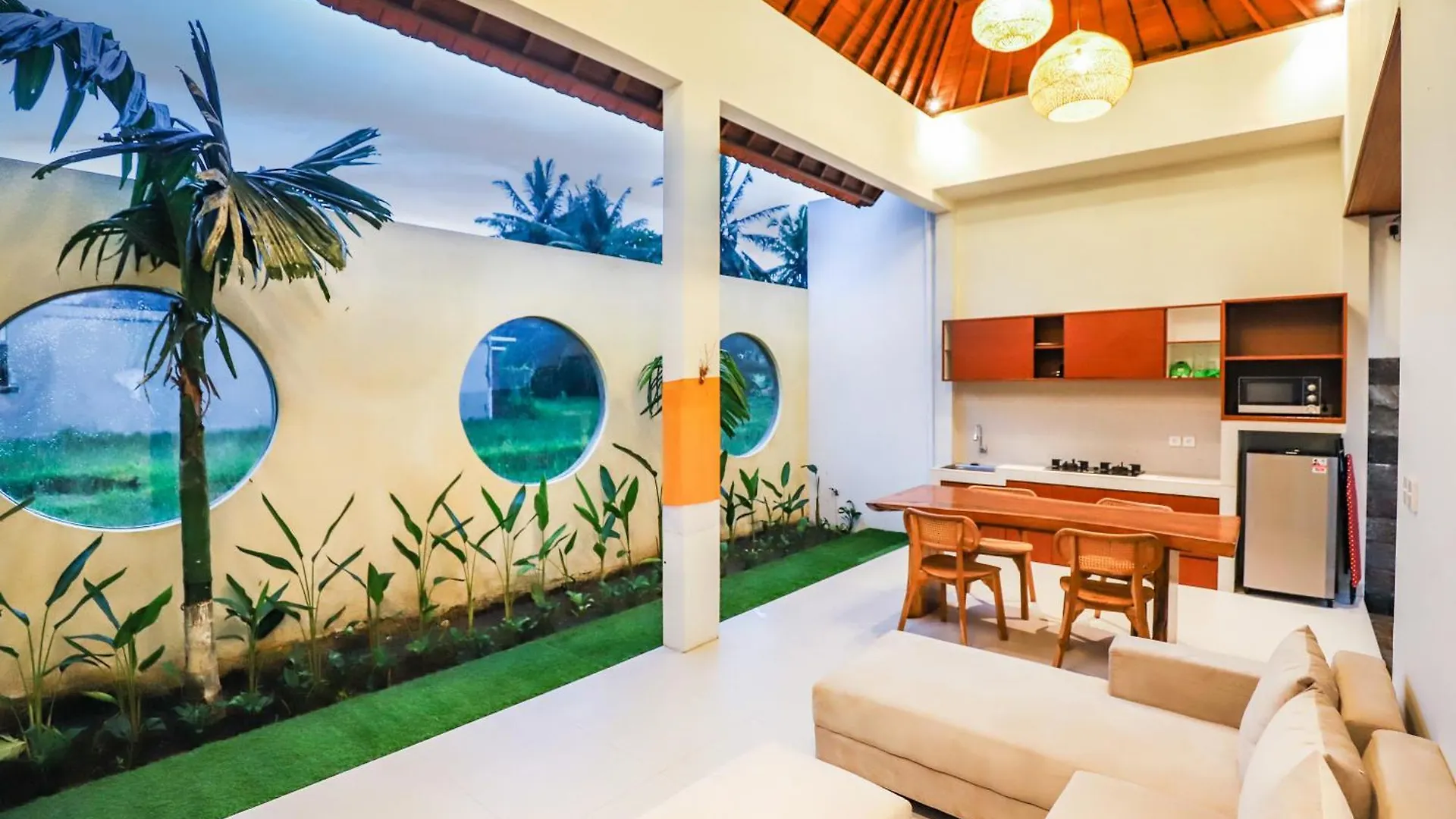 Dua Art Villa 1: Creative Space Near Titibatu Club Ubud