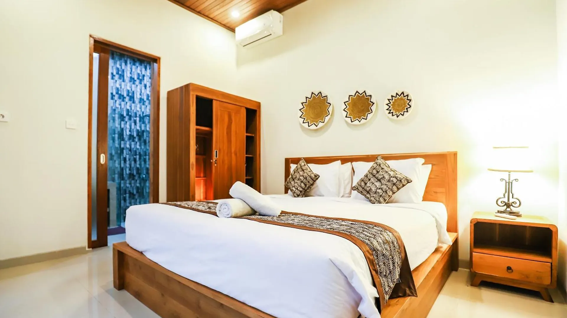 Dua Art Villa 1: Creative Space Near Titibatu Club Ubud