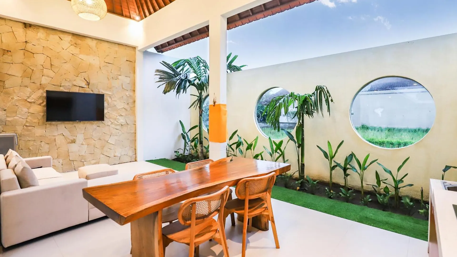Dua Art Villa 1: Creative Space Near Titibatu Club Ubud 0*,  Indonezja
